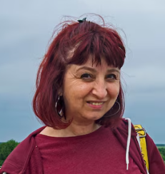 <em>Vero Salinas</em>