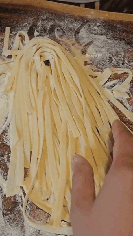 maquina-fideos-gif-3.gif